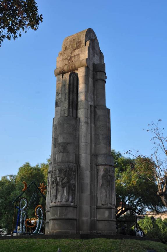 Monumento em Quetzaltenago, mais conhecida como Xela, na Guatemala